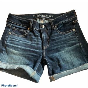 American Eagle Super stretch midi Denim shorts